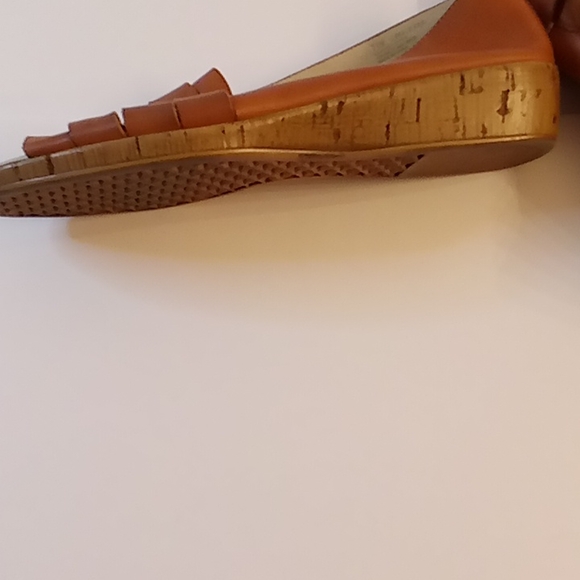 What's what Aerosoles Summer Sz 7 1/2 M Tan Color see pictures cork shoes #147 - Picture 6 of 6